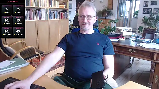 Snapshot of tom-swede chatting on January 30, 1:31 pm tom-swede online show from January 30, 1:31 pm