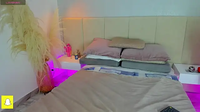 sofia pamela online show from November 7, 7:03 pm