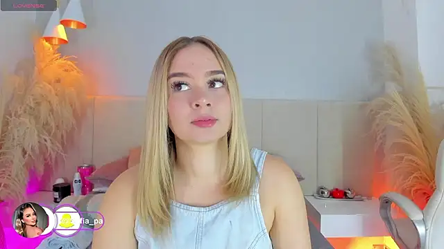 sofia pamela online show from February 10, 7:07 pm