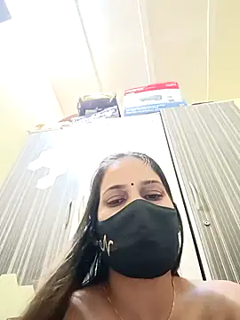 indianliza online show from January 30, 9:25 pm