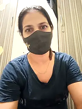 indianliza online show from March 21, 7:35 pm