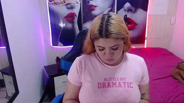 Snapshot of sara_winehouse1 chatting on December 7, 7:43 pm sara winehouse1 online show from December 7, 7:43 pm