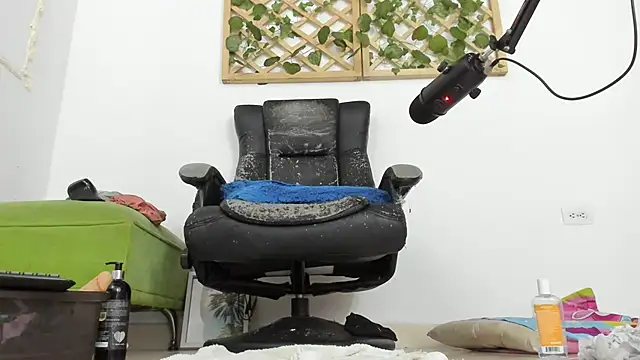 isa loves cum online show from January 1, 8:56 am