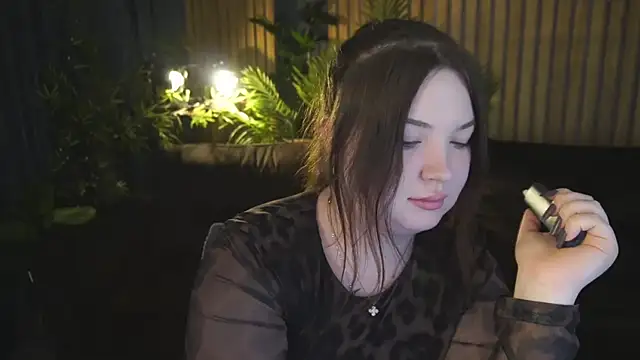 Snapshot of RosieMoons chatting on November 22, 8:19 pm RosieMoons online show from November 22, 8:19 pm