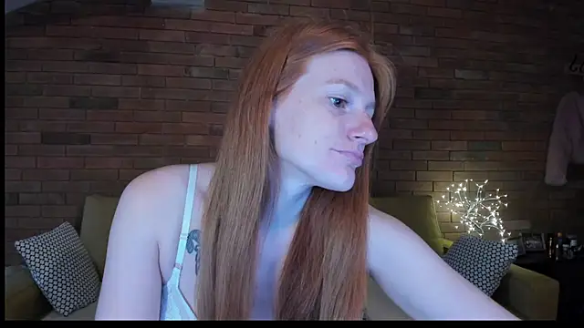 Snapshot of Aliceginger99 chatting on September 13, 4:12 am Aliceginger99 online show from September 13, 4:12 am