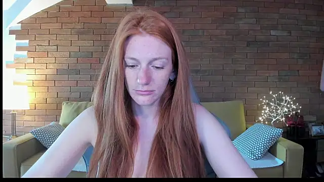 Snapshot of Aliceginger99 chatting on September 19, 3:56 pm Aliceginger99 online show from September 19, 3:56 pm