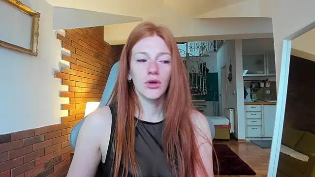 Snapshot of Aliceginger99 chatting on September 29, 6:51 am Aliceginger99 online show from September 29, 6:51 am