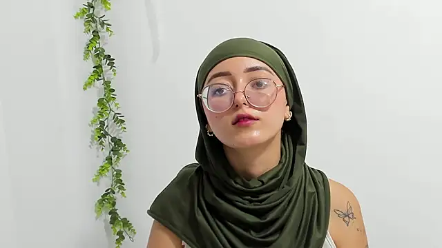 Snapshot of aysel_elid chatting on December 6, 10:08 pm aysel elid online show from December 6, 10:08 pm