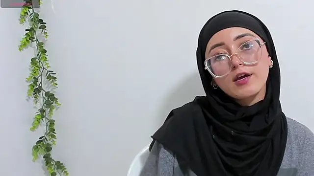 Snapshot of aysel_elid chatting on January 7, 12:13 am aysel elid online show from January 7, 12:13 am