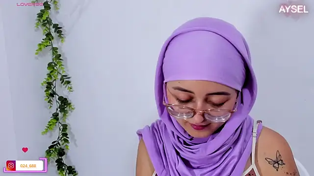 Snapshot of aysel_elid chatting on February 4, 5:55 pm aysel elid online show from February 4, 5:55 pm