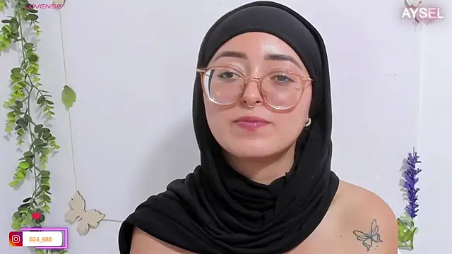 Snapshot of aysel_elid chatting on March 22, 10:59 pm aysel elid online show from March 22, 10:59 pm