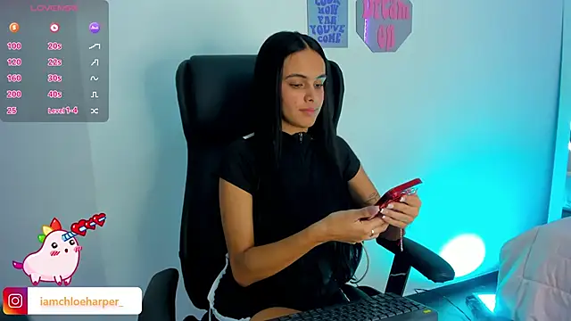 Snapshot of ChloeHarper_ chatting on December 4, 3:10 pm ChloeHarper online show from December 4, 3:10 pm