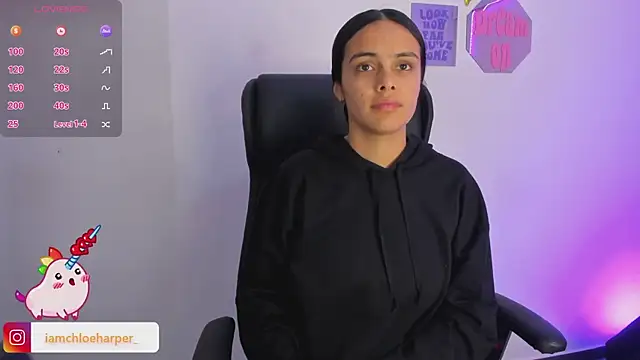 Snapshot of ChloeHarper_ chatting on December 5, 11:49 am ChloeHarper online show from December 5, 11:49 am