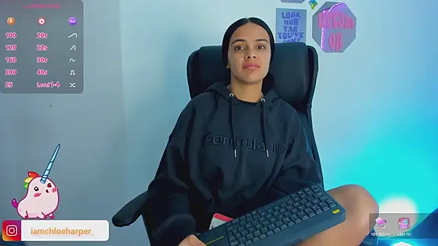 Snapshot of ChloeHarper_ chatting on December 6, 11:54 am ChloeHarper online show from December 6, 11:54 am