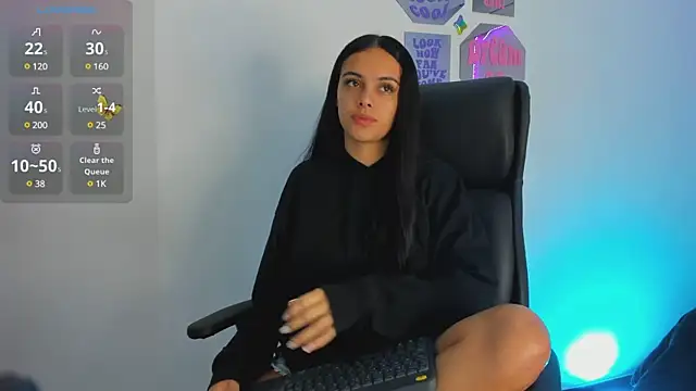 Snapshot of ChloeHarper_ chatting on December 14, 12:12 pm ChloeHarper online show from December 14, 12:12 pm