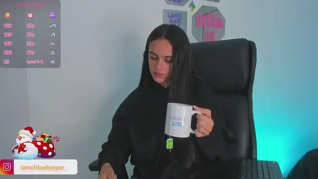 Snapshot of ChloeHarper_ chatting on December 29, 1:38 pm ChloeHarper online show from December 29, 1:38 pm