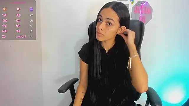 Snapshot of ChloeHarper_ chatting on December 30, 12:31 pm ChloeHarper online show from December 30, 12:31 pm