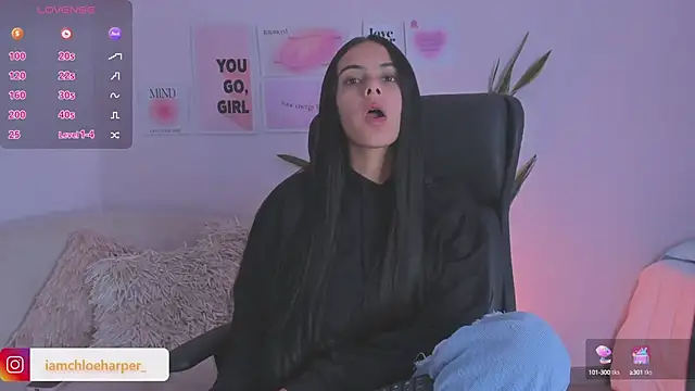 Snapshot of ChloeHarper_ chatting on January 6, 12:13 pm ChloeHarper online show from January 6, 12:13 pm