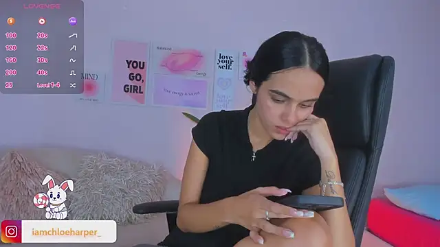 Snapshot of ChloeHarper_ chatting on January 10, 6:17 pm ChloeHarper online show from January 10, 6:17 pm