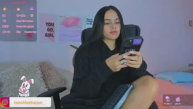 Snapshot of ChloeHarper_ chatting on January 13, 12:35 pm ChloeHarper online show from January 13, 12:35 pm