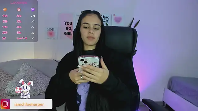 Snapshot of ChloeHarper_ chatting on February 12, 11:51 am ChloeHarper online show from February 12, 11:51 am