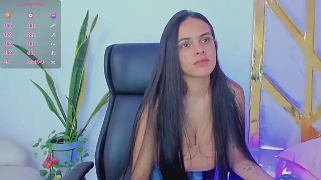 Snapshot of ChloeHarper_ chatting on March 21, 7:24 pm ChloeHarper online show from March 21, 7:24 pm