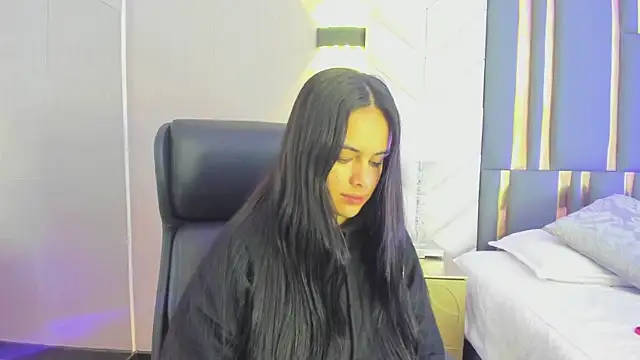 ChloeHarper  online show from February 14, 11:51 am