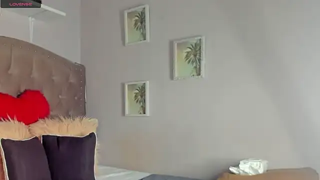 Snapshot of Pandorakarl chatting on January 12, 11:54 pm Pandorakarl online show from January 12, 11:54 pm