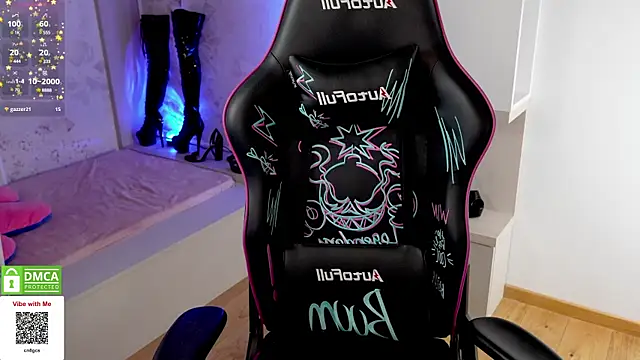 Snapshot of Latex_Kitty chatting on February 4, 8:38 pm Latex Kitty online show from February 4, 8:38 pm