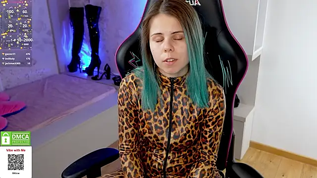 Snapshot of Latex_Kitty chatting on February 17, 5:10 pm Latex Kitty online show from February 17, 5:10 pm