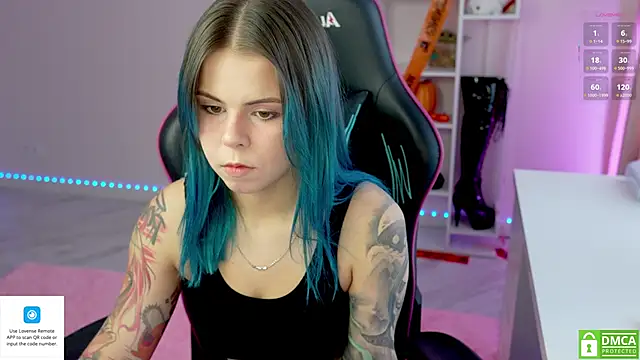 Snapshot of Latex_Kitty chatting on October 14, 11:55 am Latex Kitty online show from October 14, 11:55 am