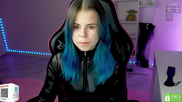 Snapshot of Latex_Kitty chatting on November 24, 3:01 pm Latex Kitty online show from November 24, 3:01 pm