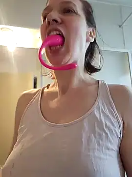 Exhibitionsplit online show from January 26, 12:43 pm