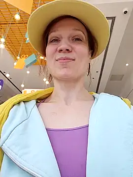 Exhibitionsplit online show from February 4, 12:44 pm