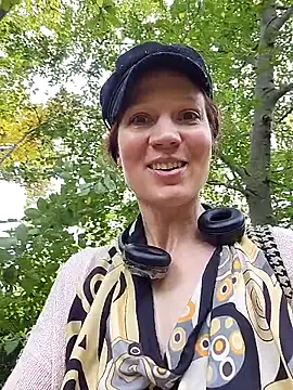 Exhibitionsplit online show from October 15, 12:05 pm