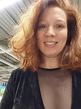 Exhibitionsplit online show from January 12, 11:59 am