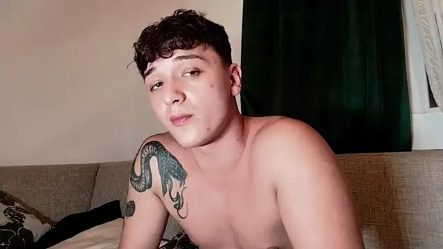 Snapshot of Joedonovan1 chatting on September 28, 8:25 pm Joedonovan1 online show from September 28, 8:25 pm