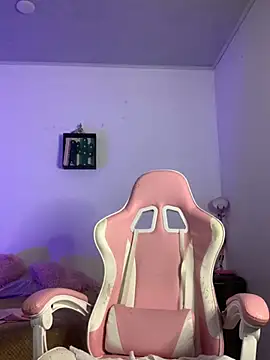 violet-333 online show from December 30, 4:40 pm