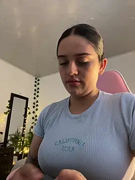 violet-333 online show from March 3, 5:07 pm