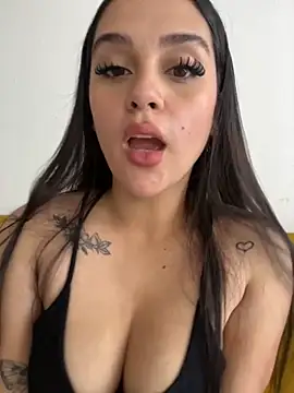 violet-333 online show from November 19, 1:33 pm