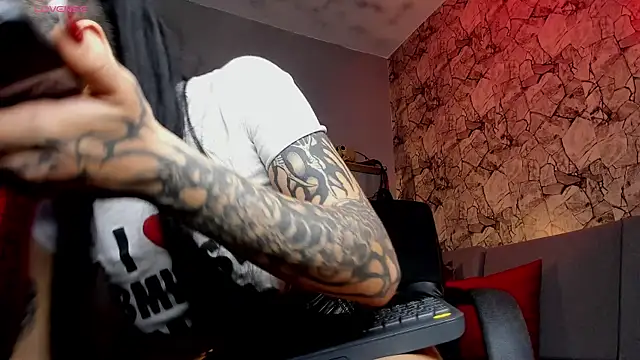 irregular fetish  online show from December 4, 11:24 pm