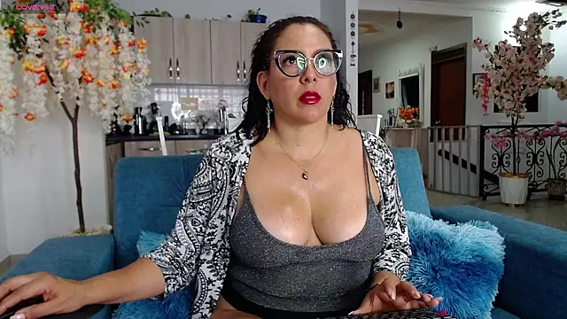 dakota johnson10 online show from September 19, 7:03 pm