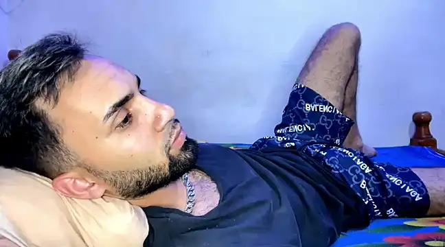 Snapshot of Dar_milk chatting on January 3, 4:55 am Dar milk online show from January 3, 4:55 am