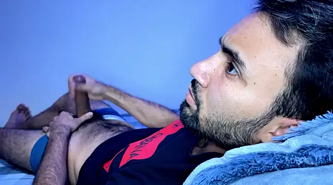 Snapshot of Dar_milk chatting on February 13, 5:37 am Dar milk online show from February 13, 5:37 am