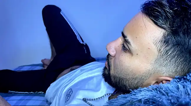 Snapshot of Dar_milk chatting on February 17, 7:42 pm Dar milk online show from February 17, 7:42 pm