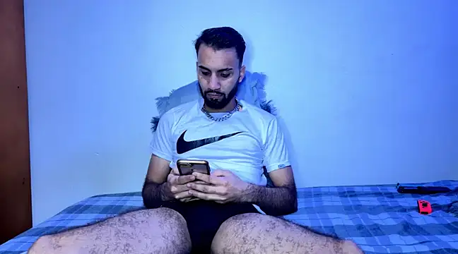 Snapshot of Dar_milk chatting on February 21, 4:40 am Dar milk online show from February 21, 4:40 am