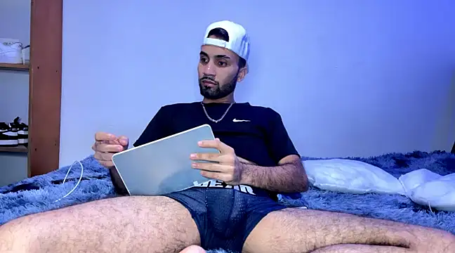 Snapshot of Dar_milk chatting on February 28, 4:54 am Dar milk online show from February 28, 4:54 am