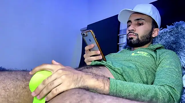 Snapshot of Dar_milk chatting on March 8, 5:17 am Dar milk online show from March 8, 5:17 am