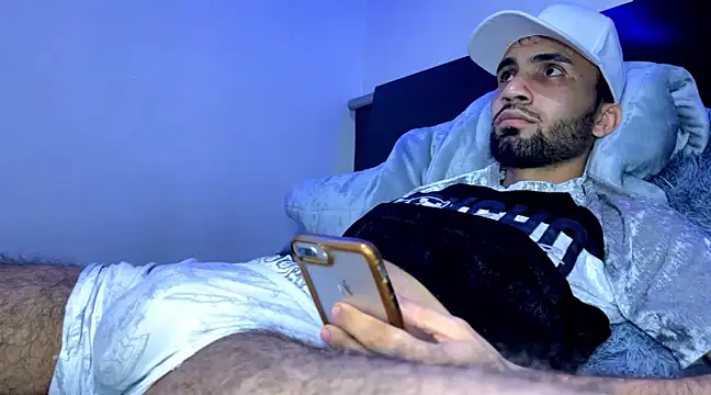 Snapshot of Dar_milk chatting on March 18, 5:31 am Dar milk online show from March 18, 5:31 am