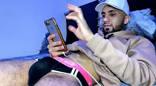 Snapshot of Dar_milk chatting on March 23, 6:05 am Dar milk online show from March 23, 6:05 am